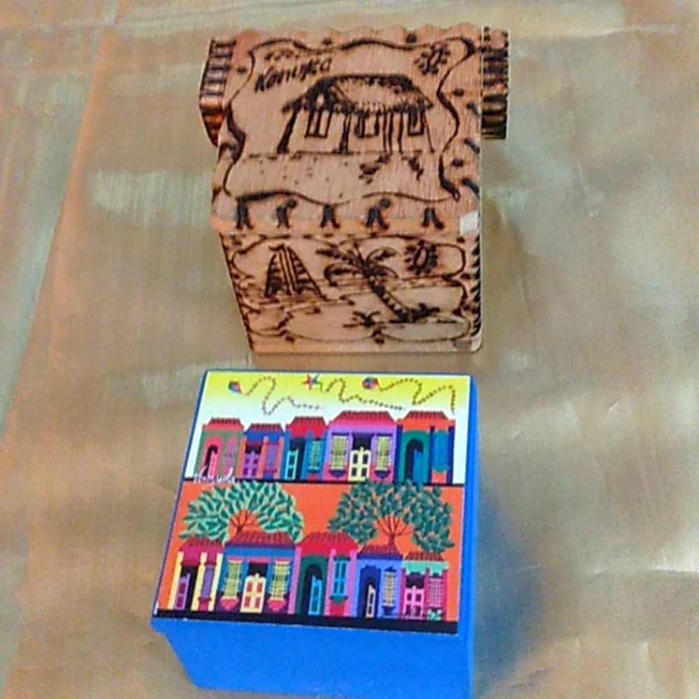 Set of 2 small boxes from the Caribbean Island of Curaçao.